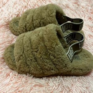 UGG Fluff Yeah slippers